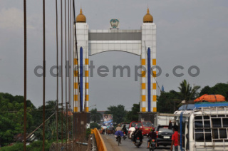 jembatan kembar di sungguminasa gowa - DATATEMPO